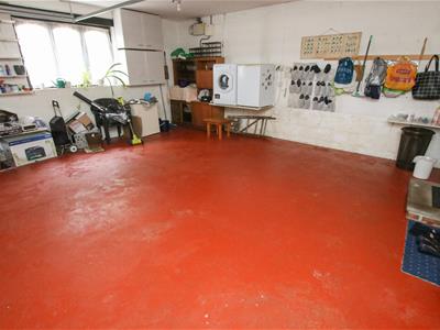 DOUBLE GARAGE